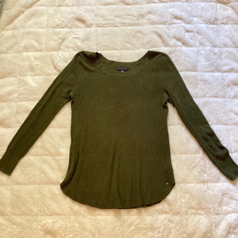 American Eagle Crew Neck Sweater